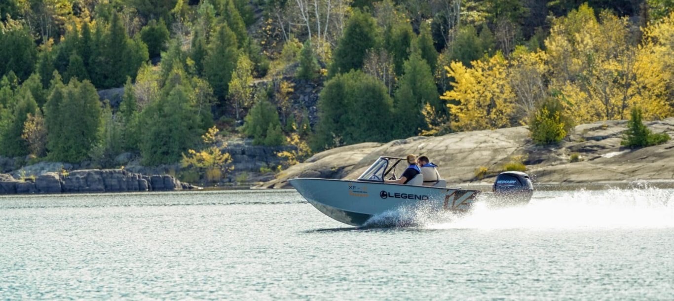 2025 bateau de pêche Legend 18 XF avec toit campeur