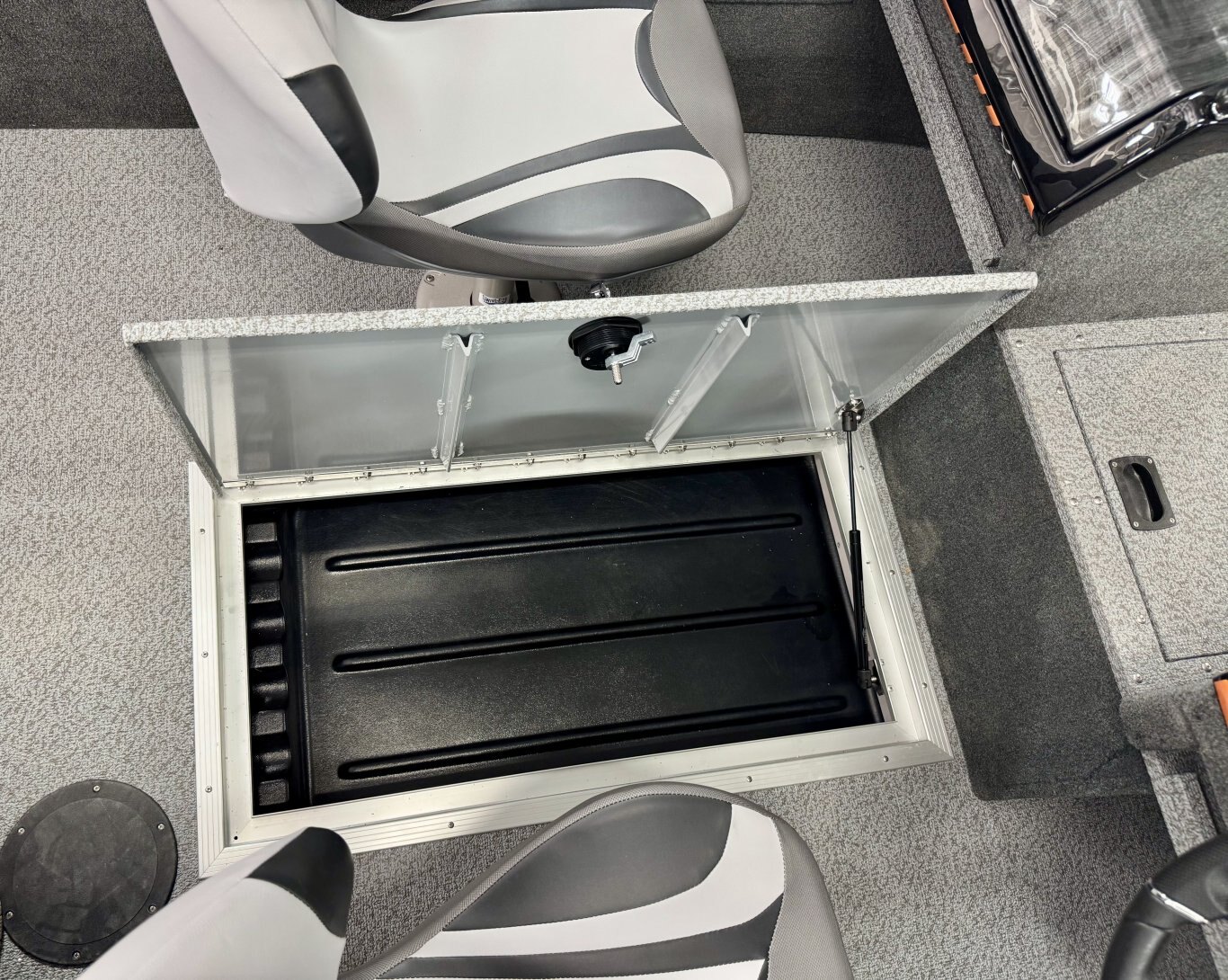 2025 bateau de pêche Legend 18 XF avec toit campeur