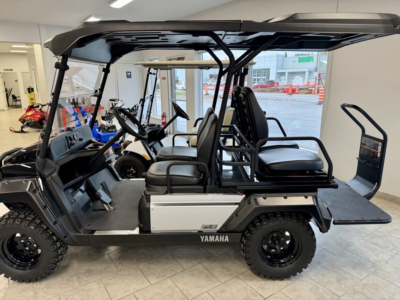 2025 Voiturette Yamaha UMAX Rally 2+2 Onyx métallique
