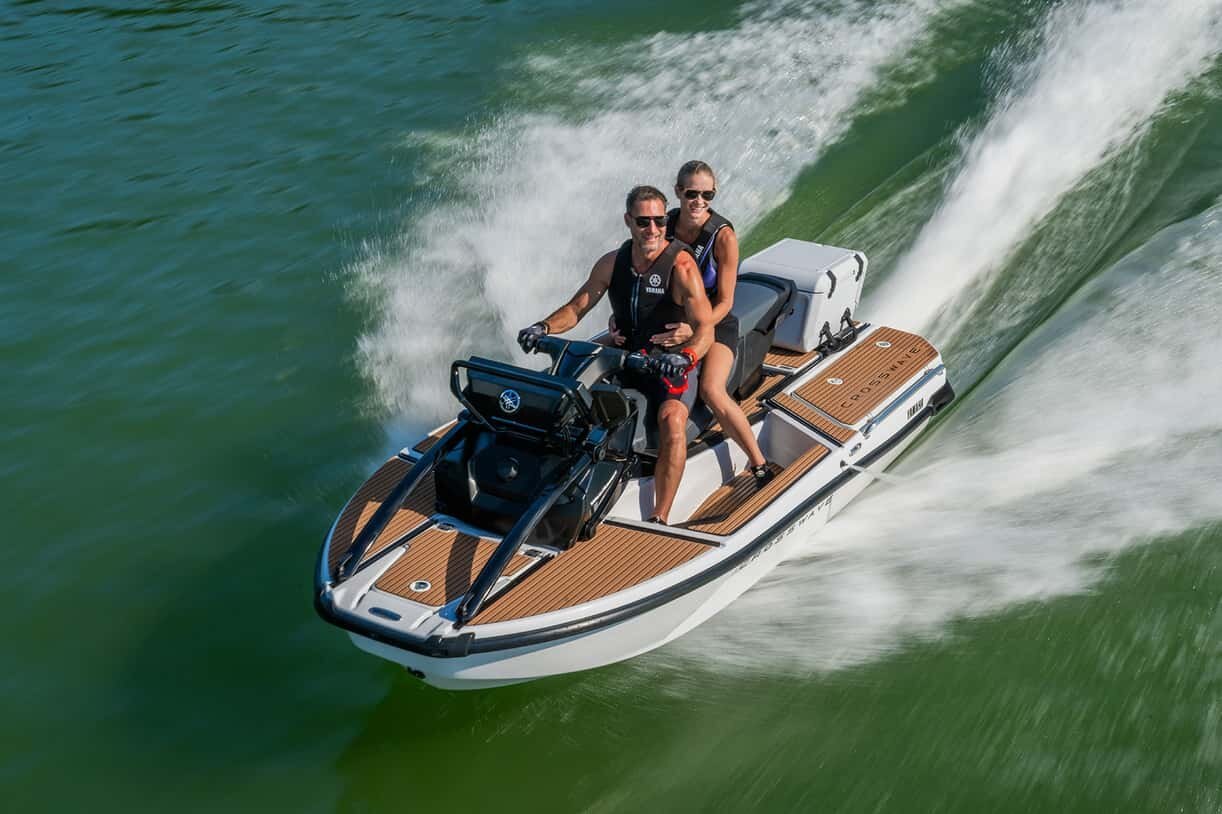 2026 Yamaha Crosswave Gris Brume