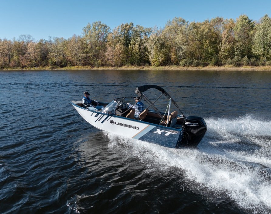 2026 Legend 18 XT Avec Groupe Sport Bleu Saphir