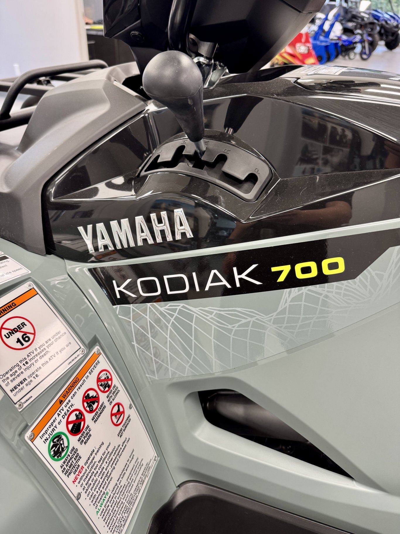2026 Yamaha Kodiak 700 EPS XT R Gris mousse/Noir tactique