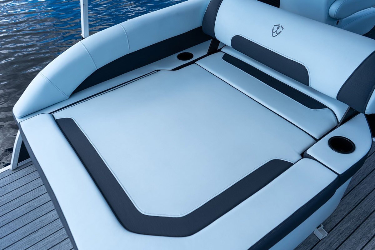 2026 Armada Drakkar 25SB 2 tubes Ice Blue Outer Sheet