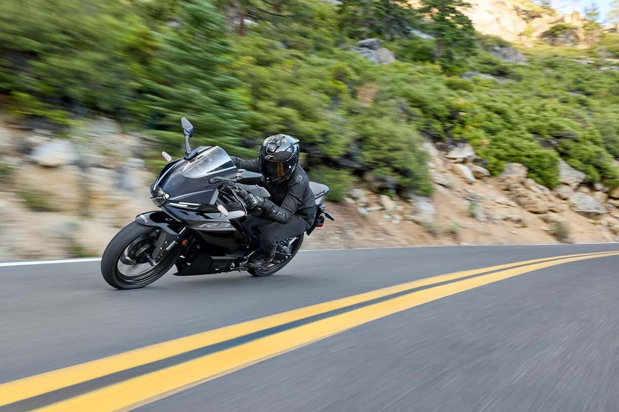 2026 Yamaha YZF R3 Noir corbeau