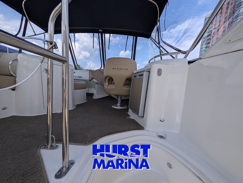 2016 Meridian 391 Motor Yacht