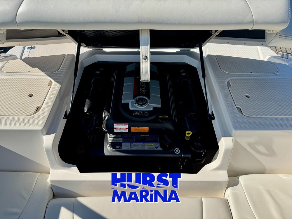 2018 Chaparral 19 H2O