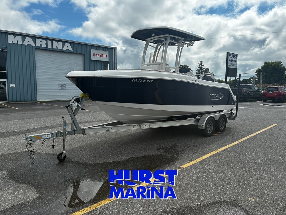 2021 Robalo R222
