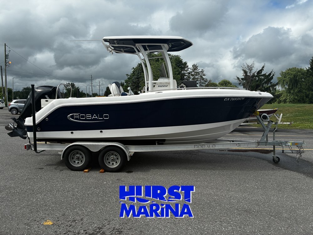 2021 Robalo R222