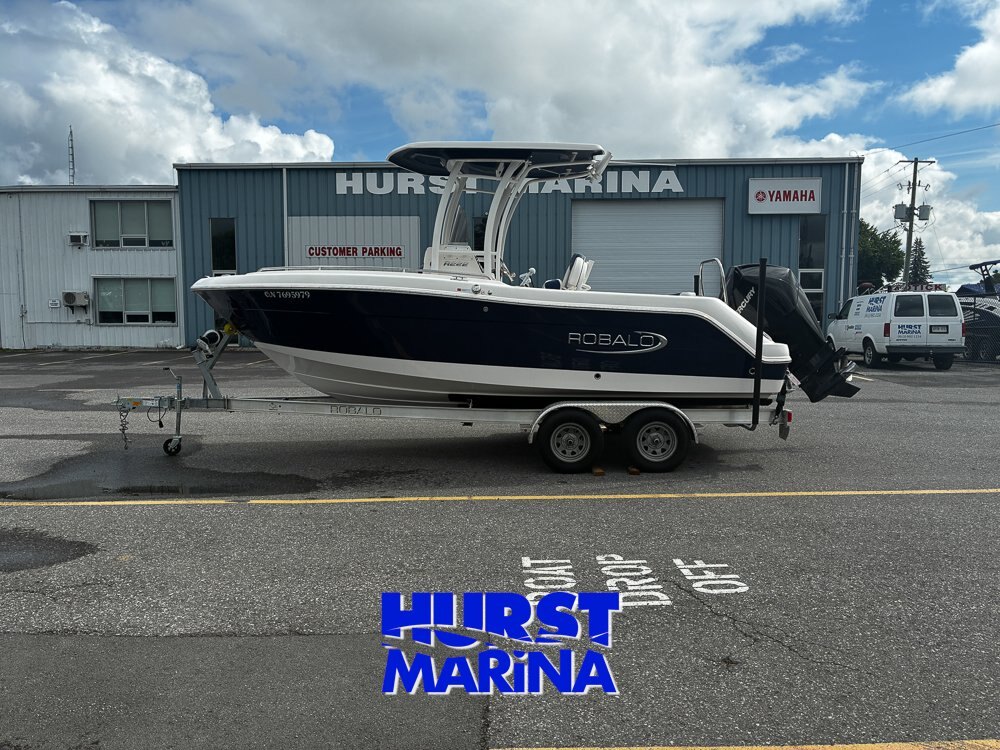 2021 Robalo R222