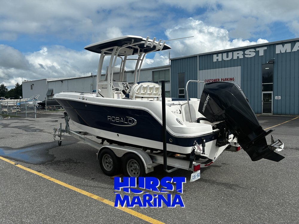 2021 Robalo R222