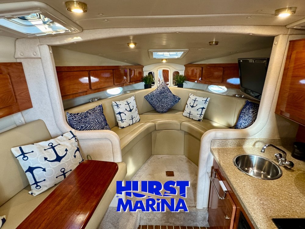 2005 Rinker 300 Fiesta Vee