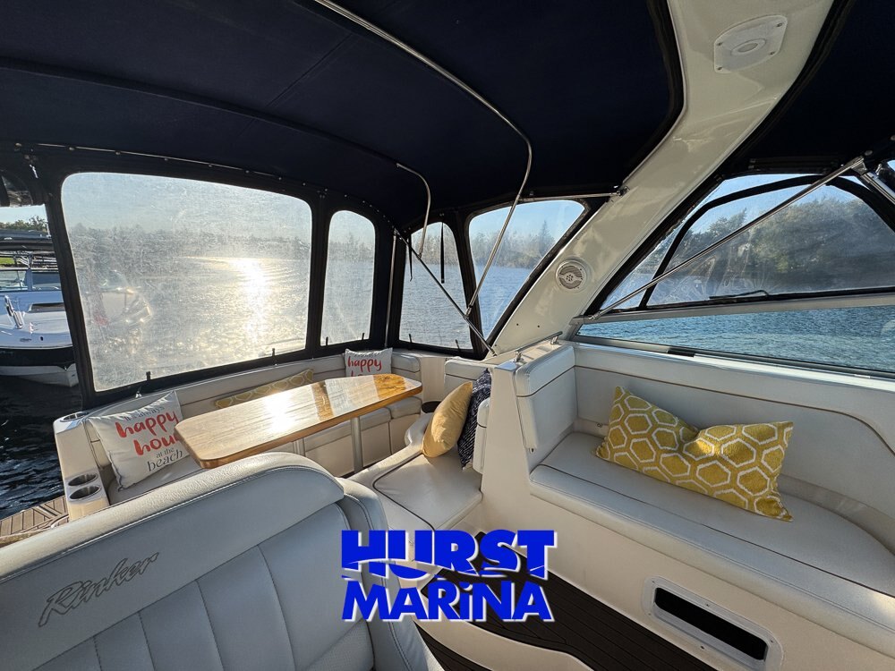 2005 Rinker 300 Fiesta Vee