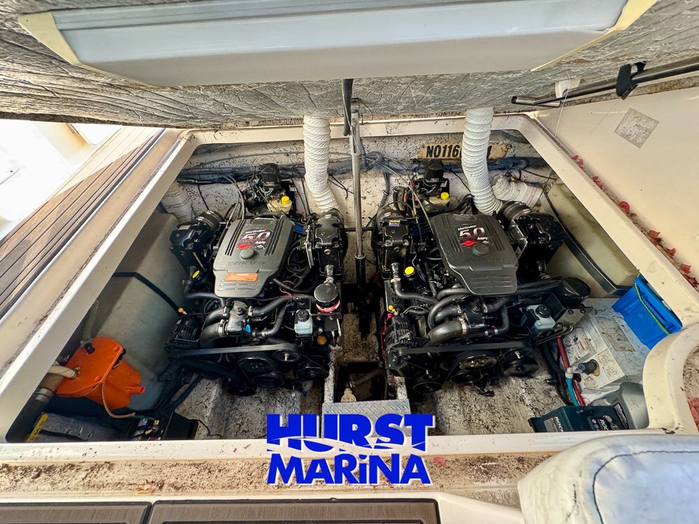 2005 Rinker 300 Fiesta Vee