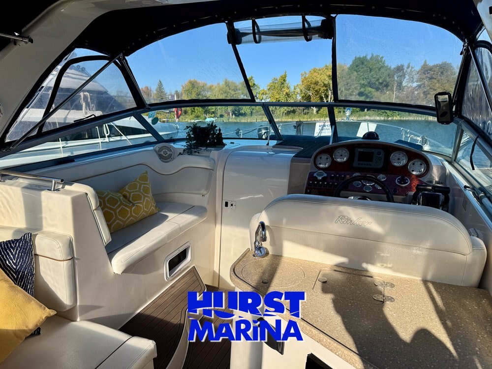 2005 Rinker 300 Fiesta Vee