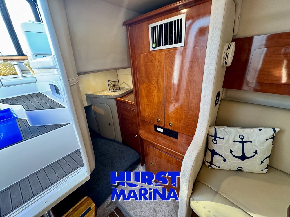 2005 Rinker 300 Fiesta Vee