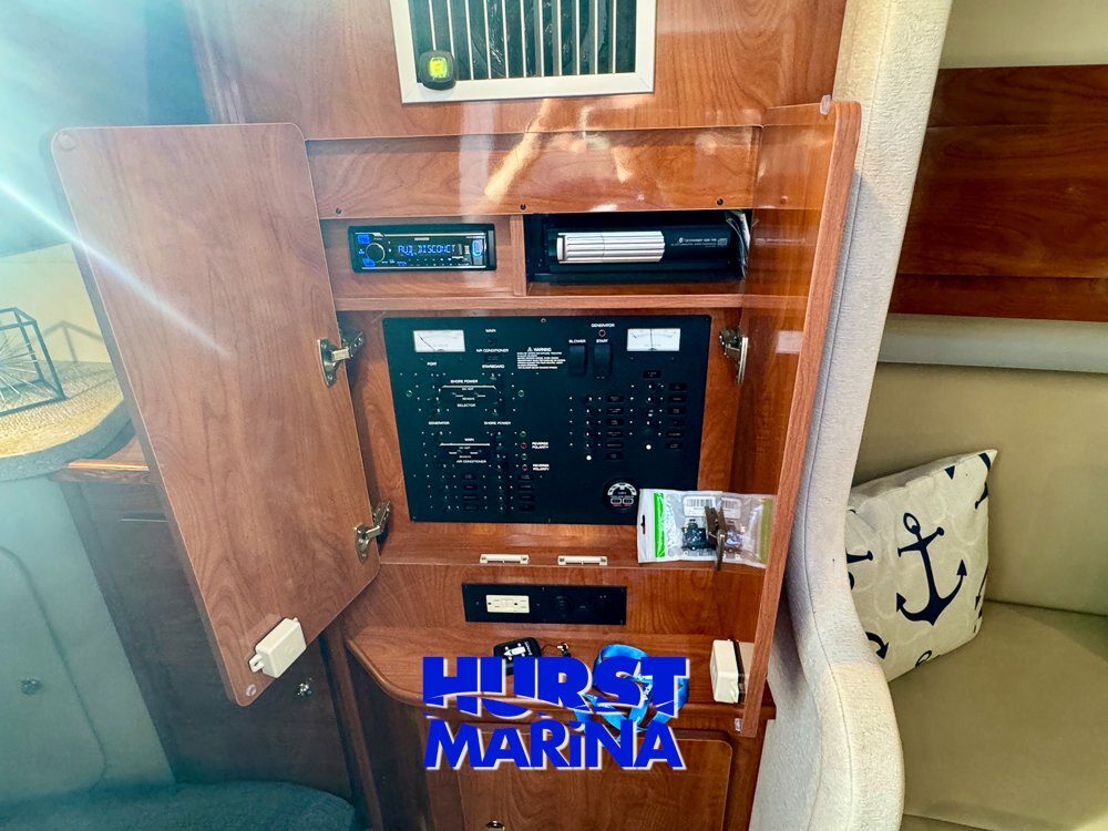 2005 Rinker 300 Fiesta Vee