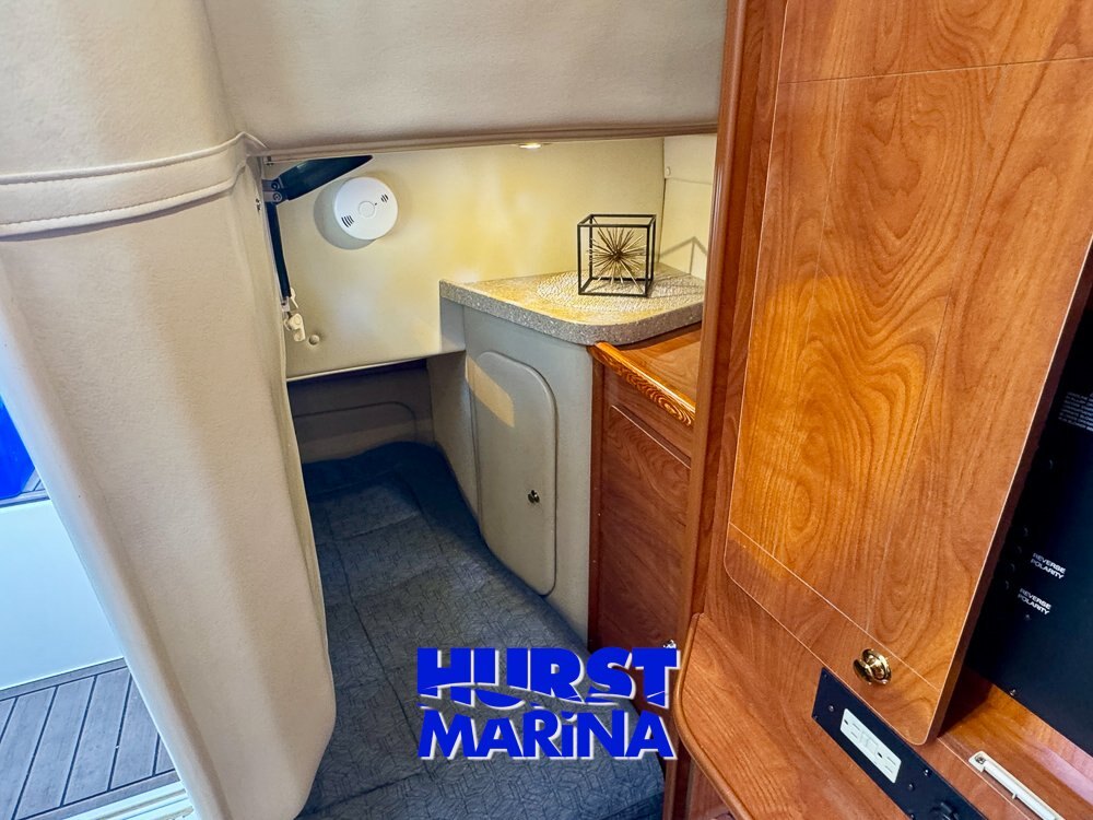 2005 Rinker 300 Fiesta Vee