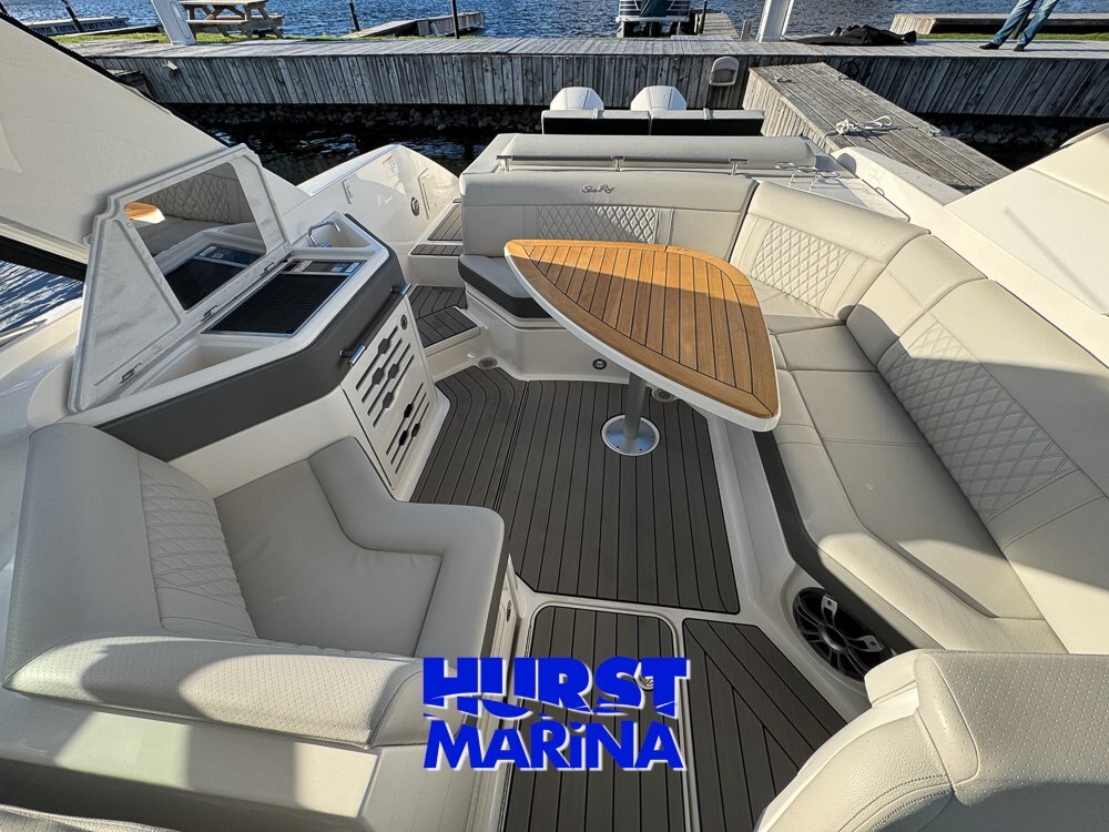 2024 SeaRay 310SLX Outboard