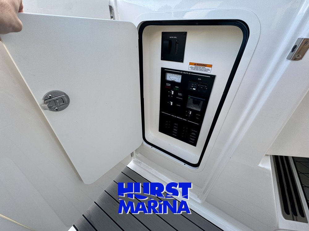 2024 SeaRay 310SLX Outboard