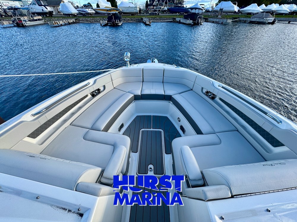 2024 SeaRay 310SLX Outboard