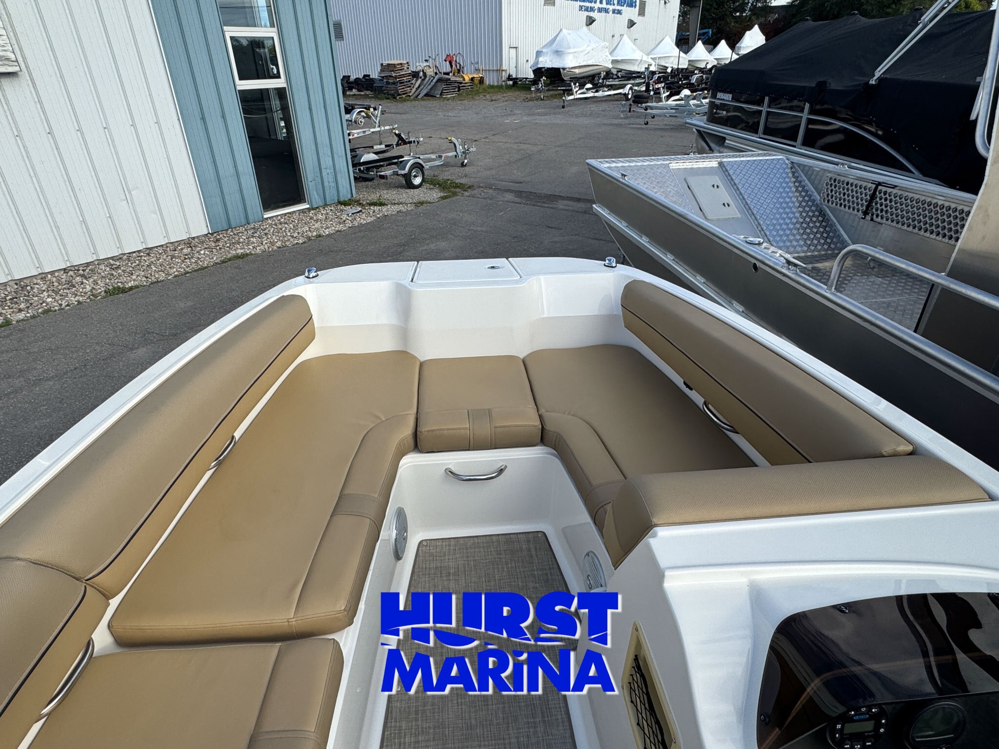 2023 Bayliner DX2000