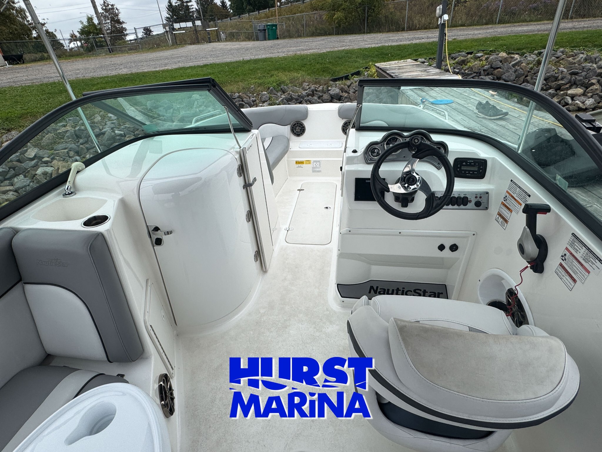 2021 NauticStar 223DC