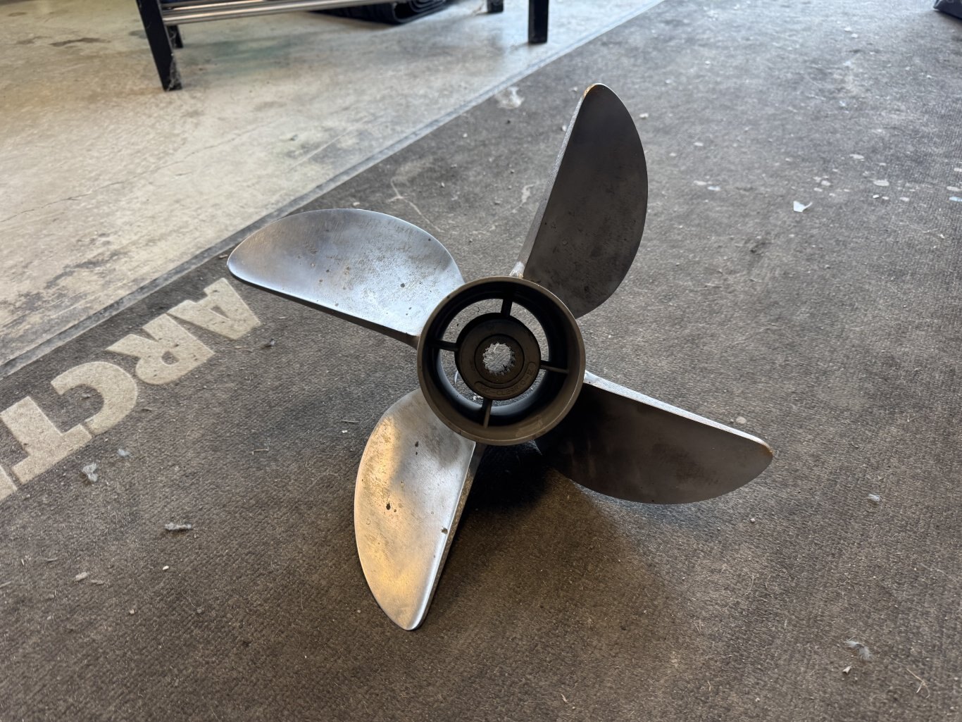 Hydromotive Intimidator Quad IV 25P RH Propeller