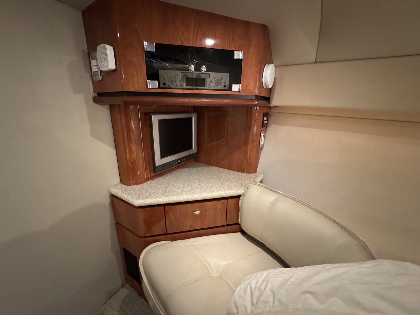 2005 Fountain 48 Express Cruiser