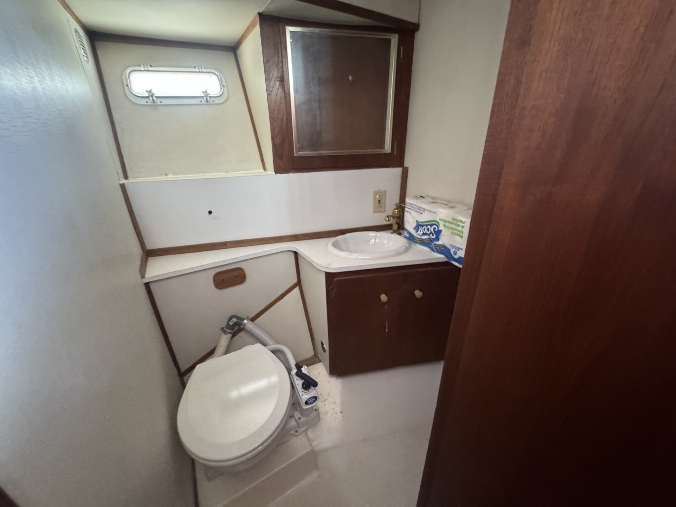 1974 Trojan 36 Tri Cabin