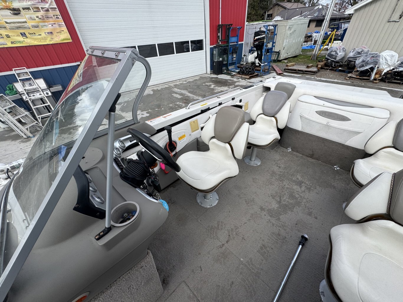 2005 Crestliner 1950 SportFish I/O