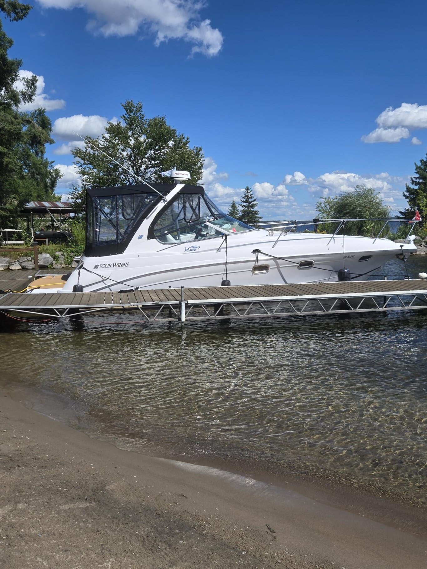 2005 Four Winns 328 Vista