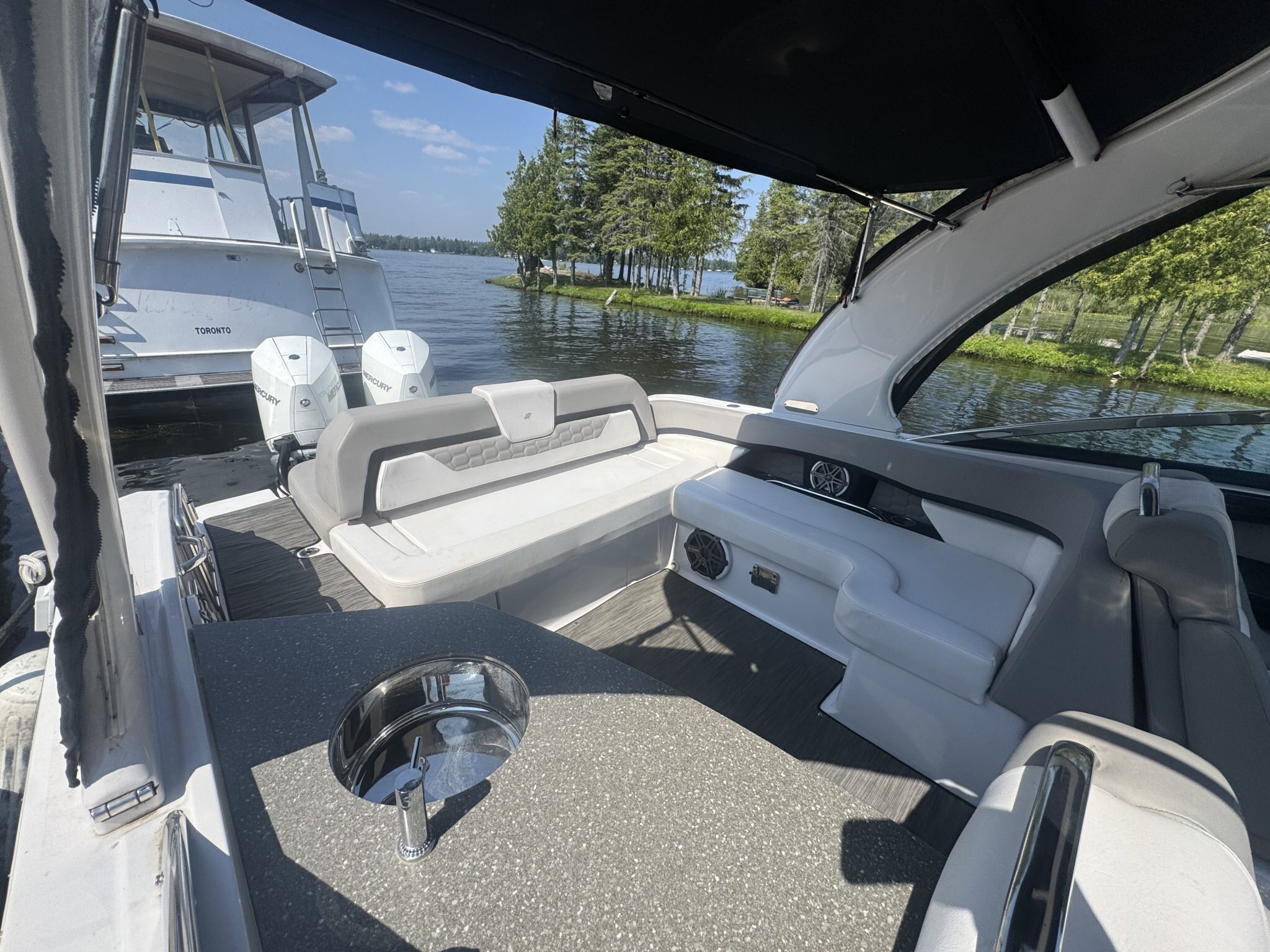 2019 Four Winns Horizon 290 OB