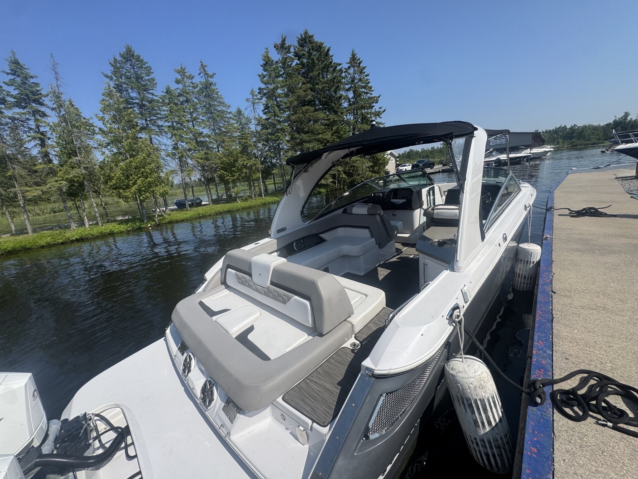 2019 Four Winns Horizon 290 OB