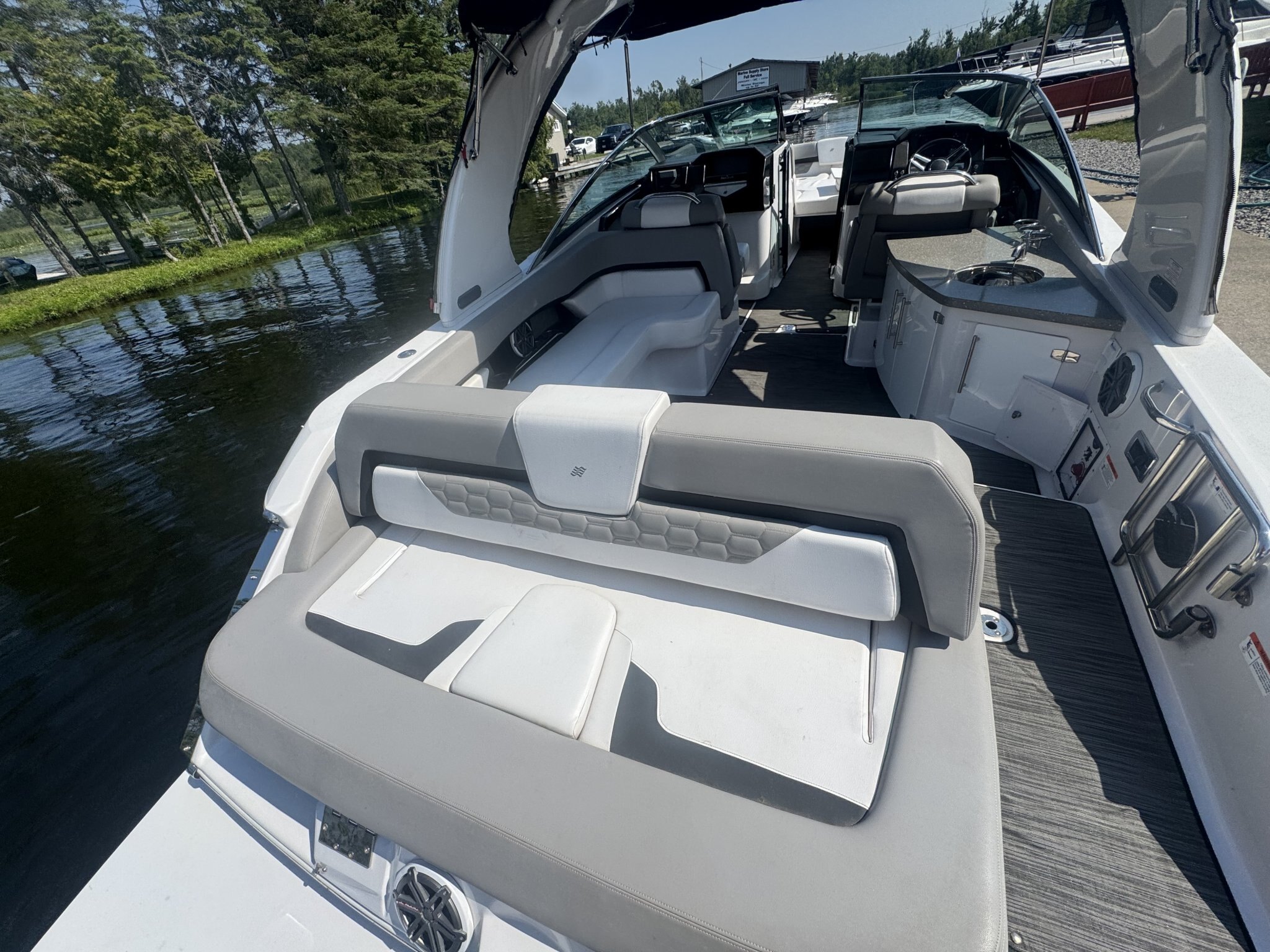 2019 Four Winns Horizon 290 OB