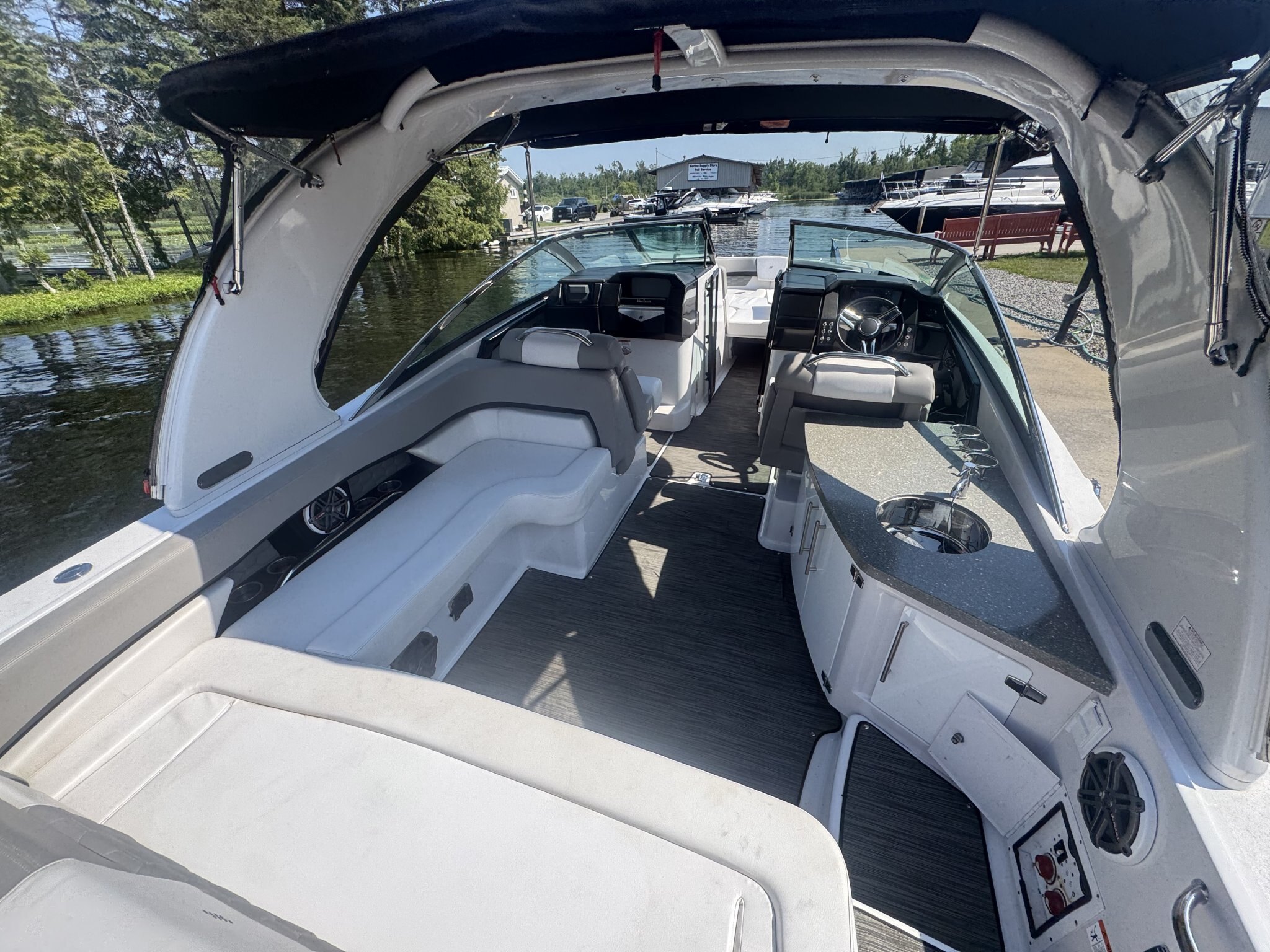 2019 Four Winns Horizon 290 OB