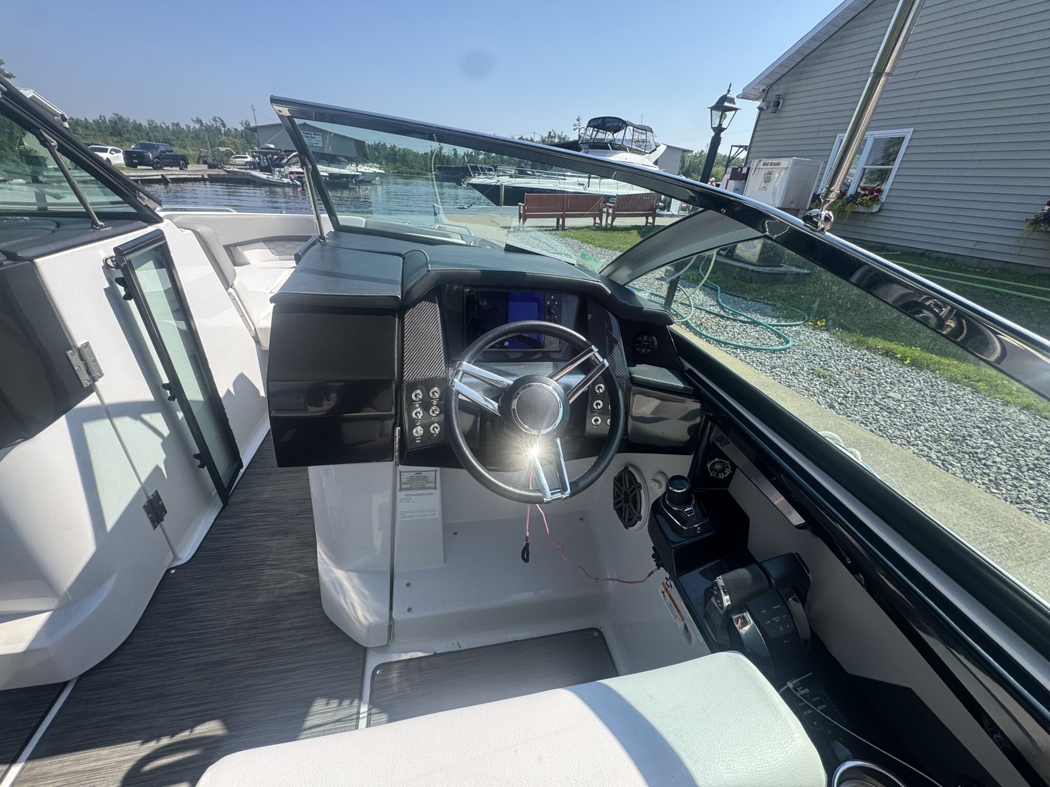 2019 Four Winns Horizon 290 OB