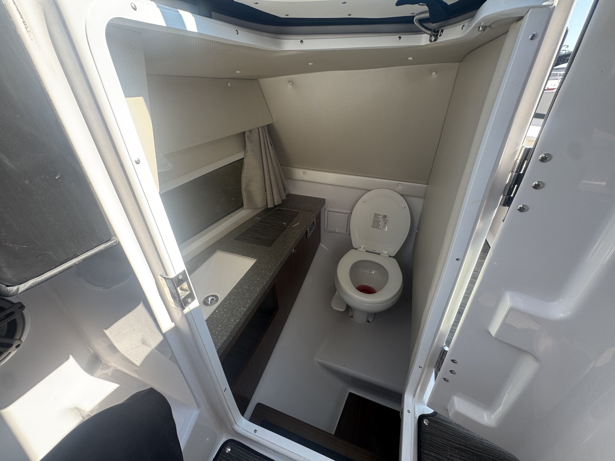 2019 Four Winns Horizon 290 OB