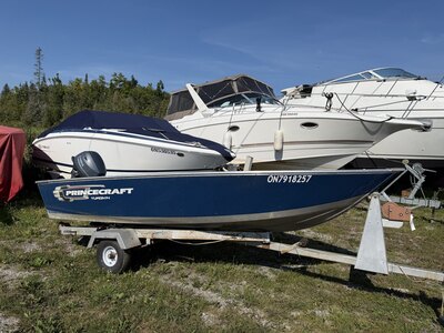 1995 Carver 325 Aft