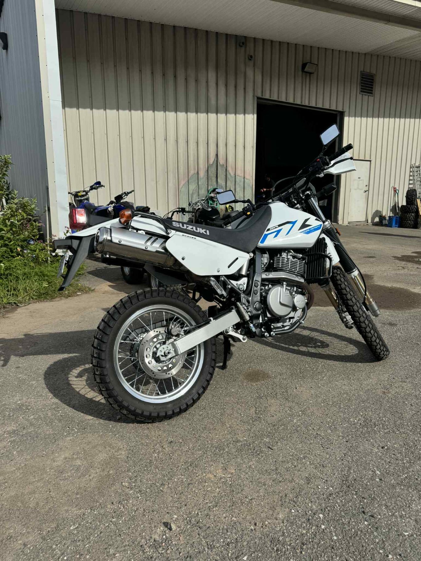 2023 SUZUKI DR650 SE