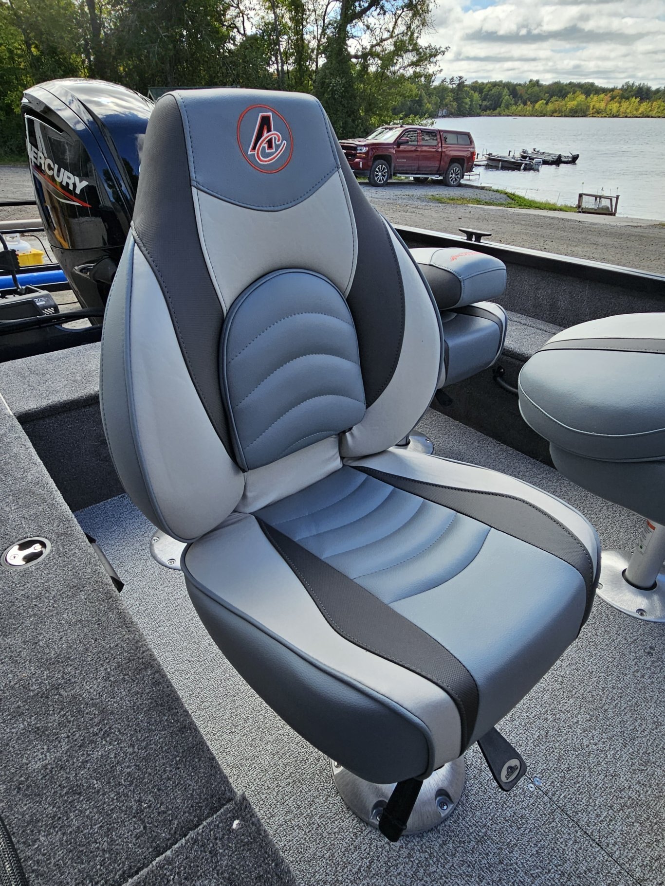 2024 Alumacraft Classic 165 Side Console