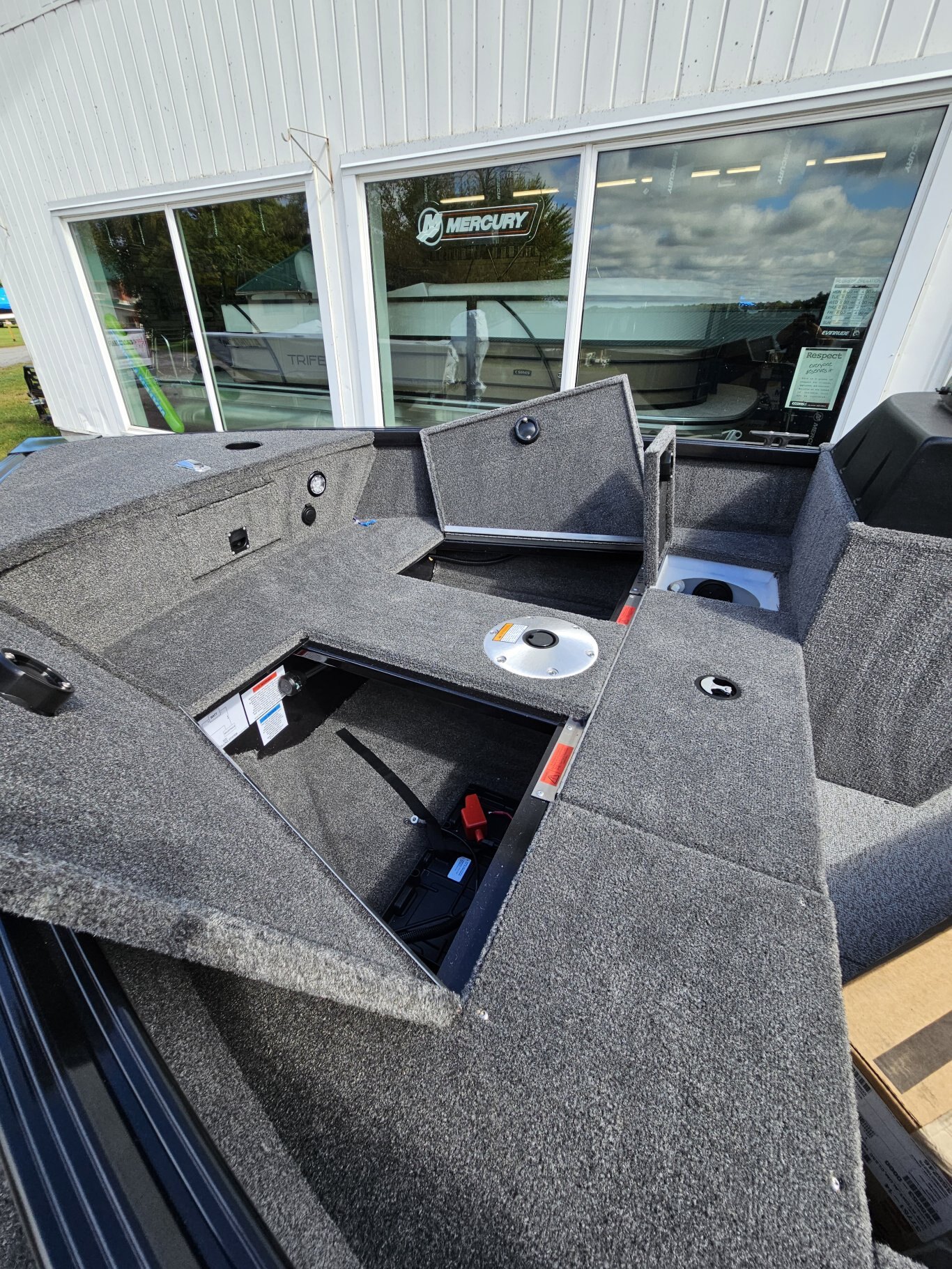 2024 Alumacraft Classic 165 Side Console