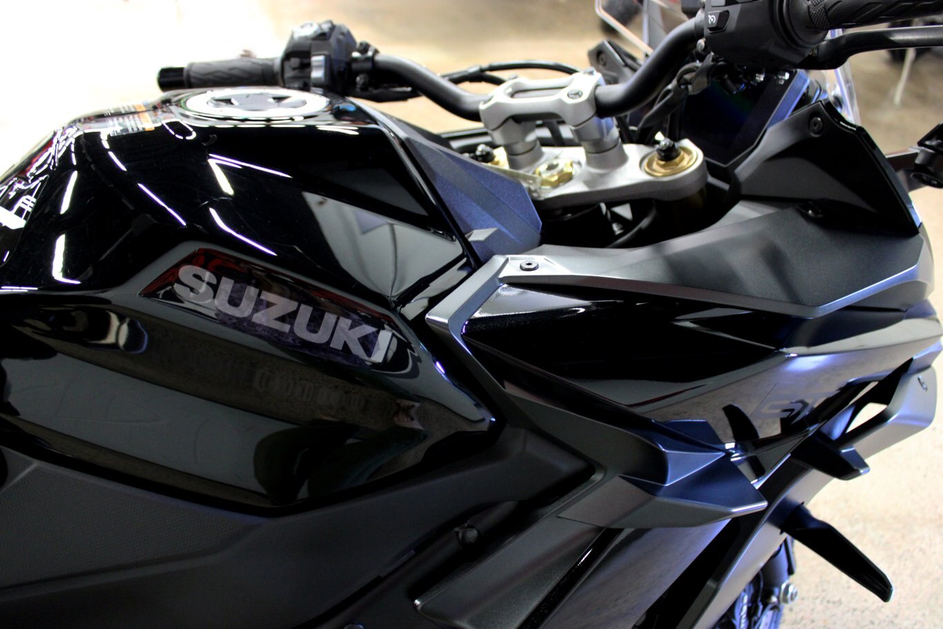 2022 SUZUKI GSXS1000