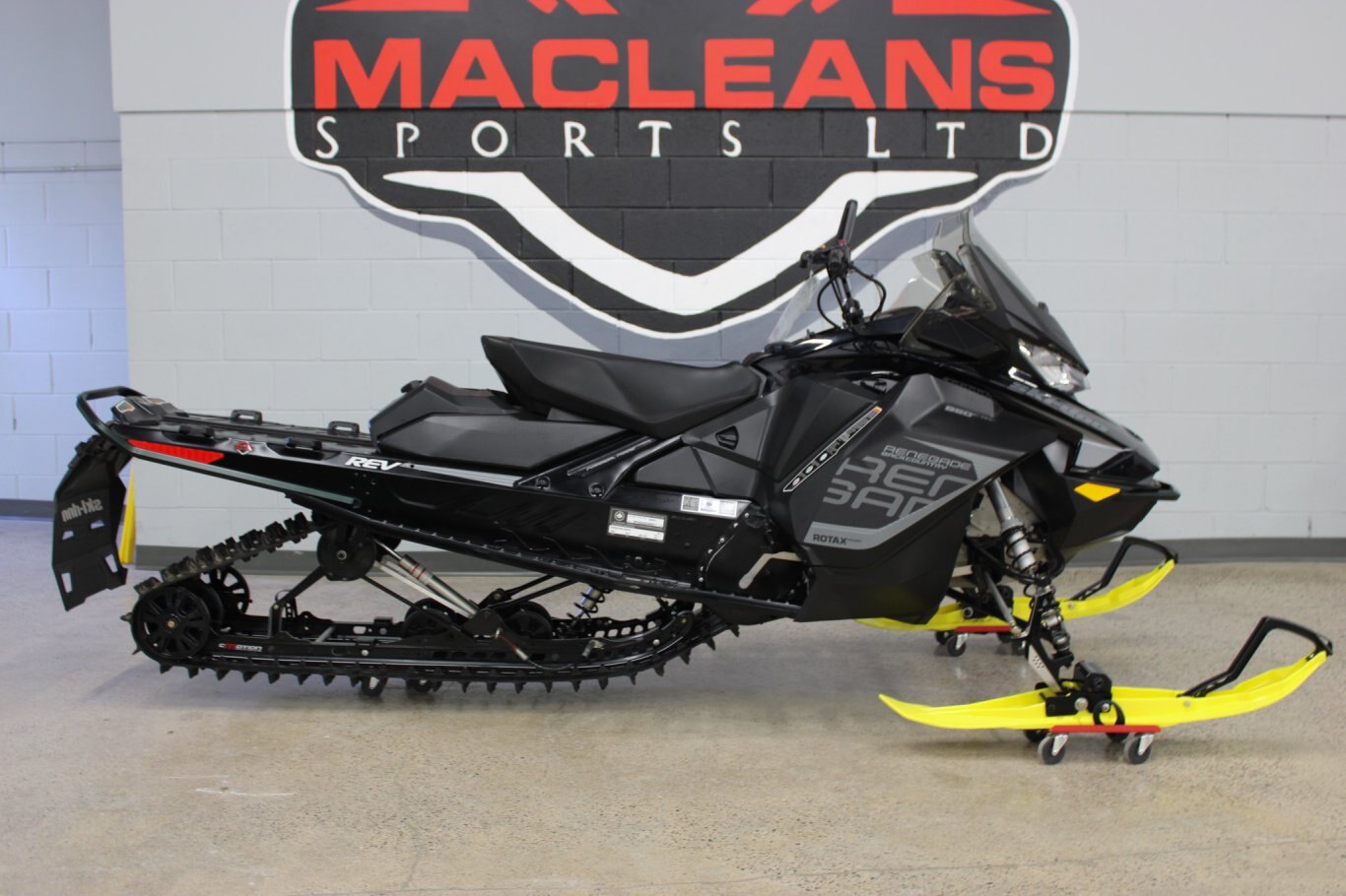 2018 SKIDOO RENEGADE BACKCOUNTRY