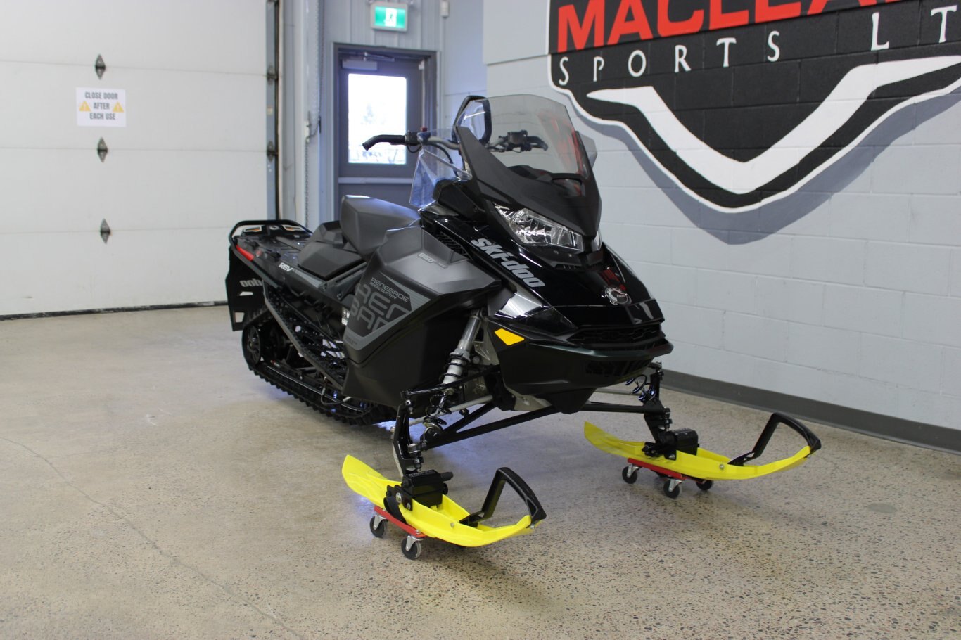 2018 SKIDOO RENEGADE BACKCOUNTRY