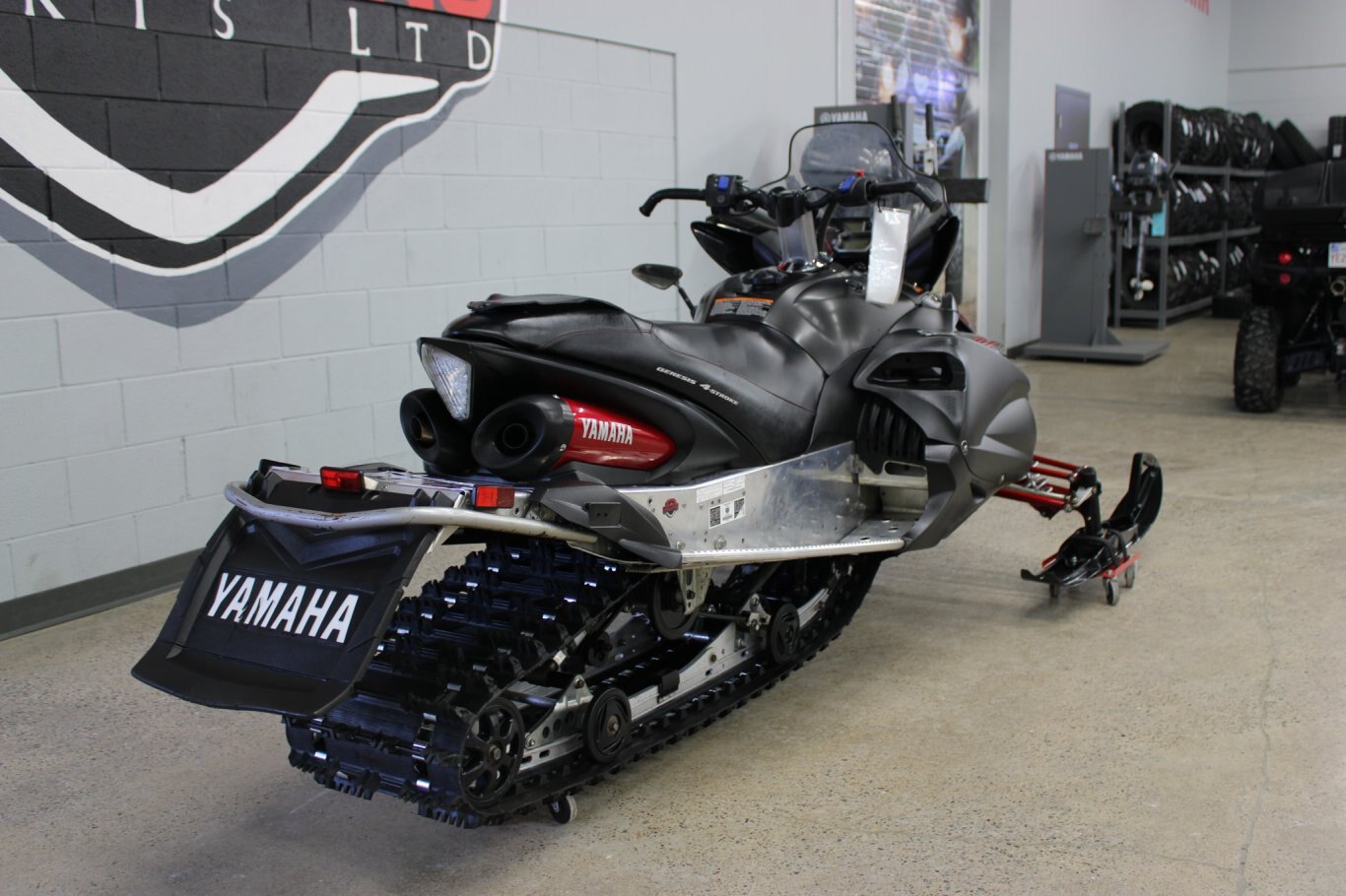 2015 YAMAHA APEX SE EPS