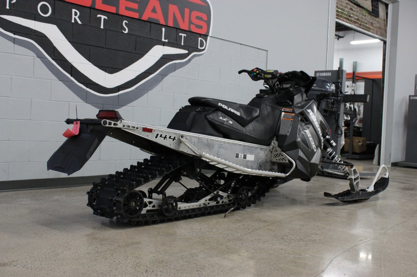 2018 POLARIS ASSAULT AXIS 144R