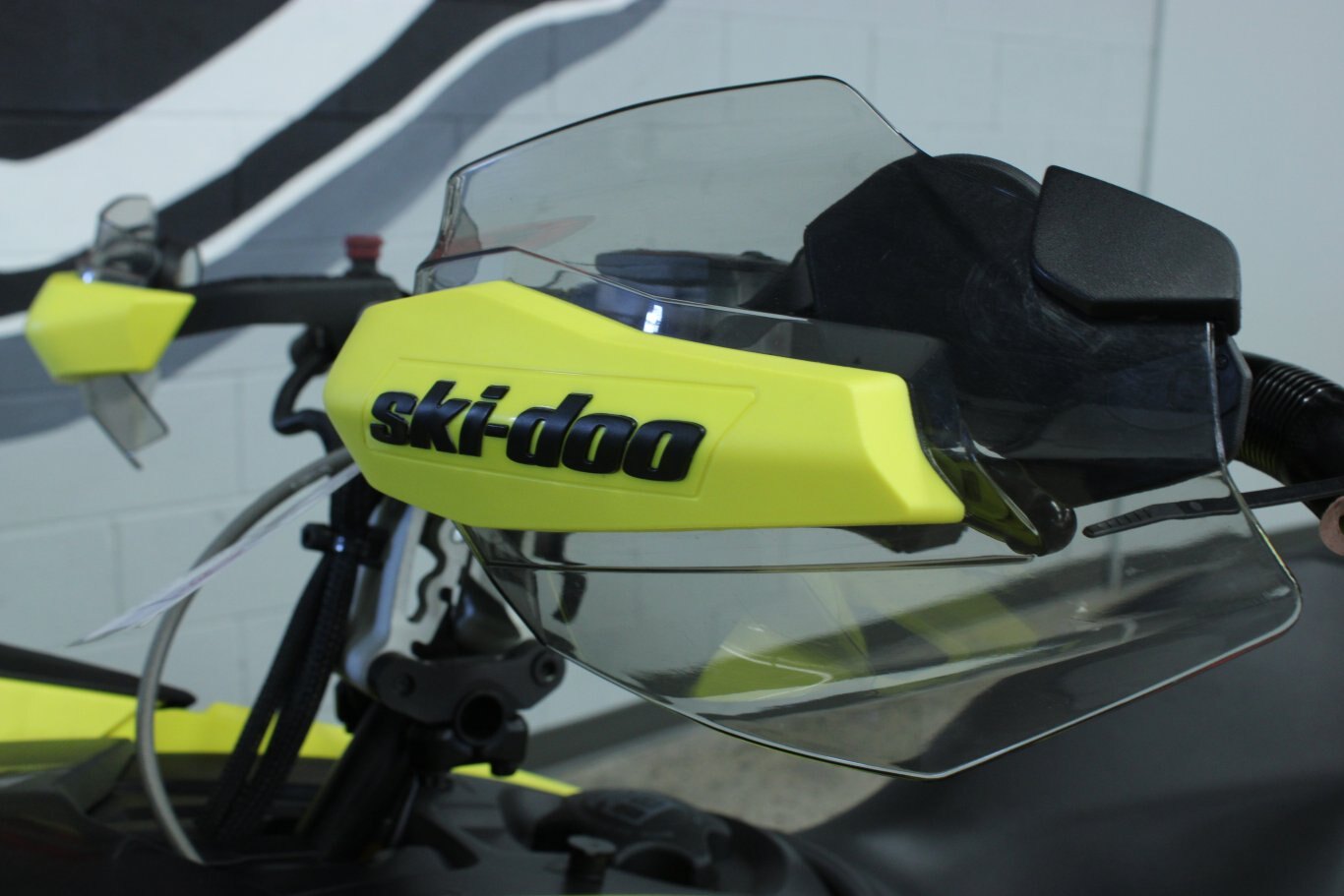 2017 SKIDOO MXZ X 850 E TEC