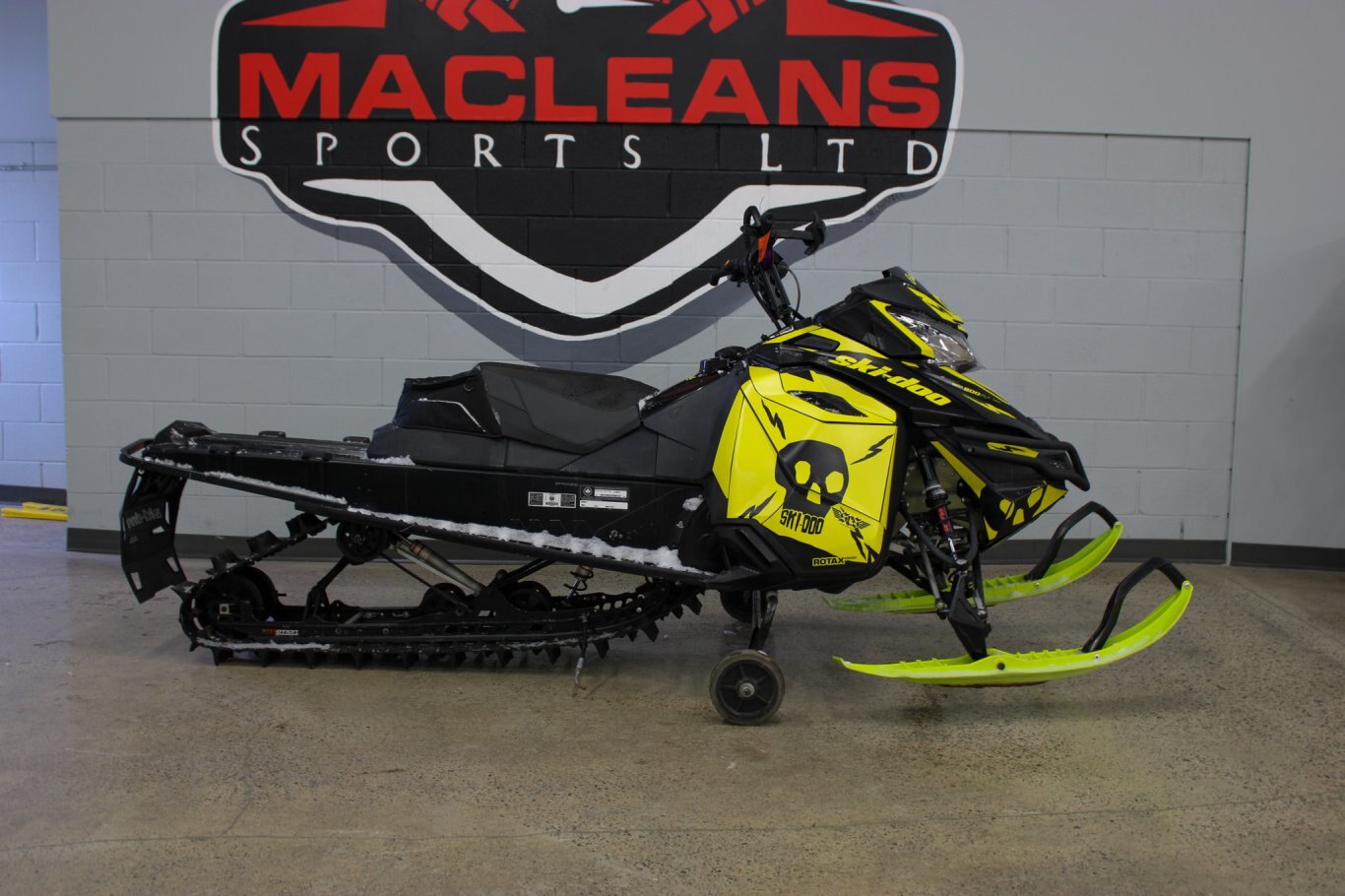 2014 SKIDOO SUMMIT X 146 800 R