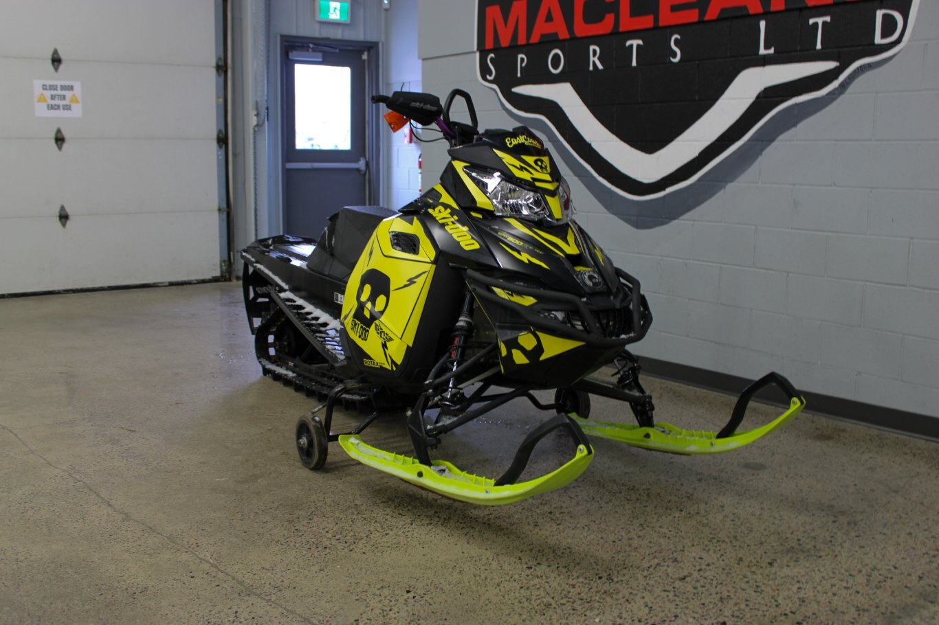 2014 SKIDOO SUMMIT X 146 800 R