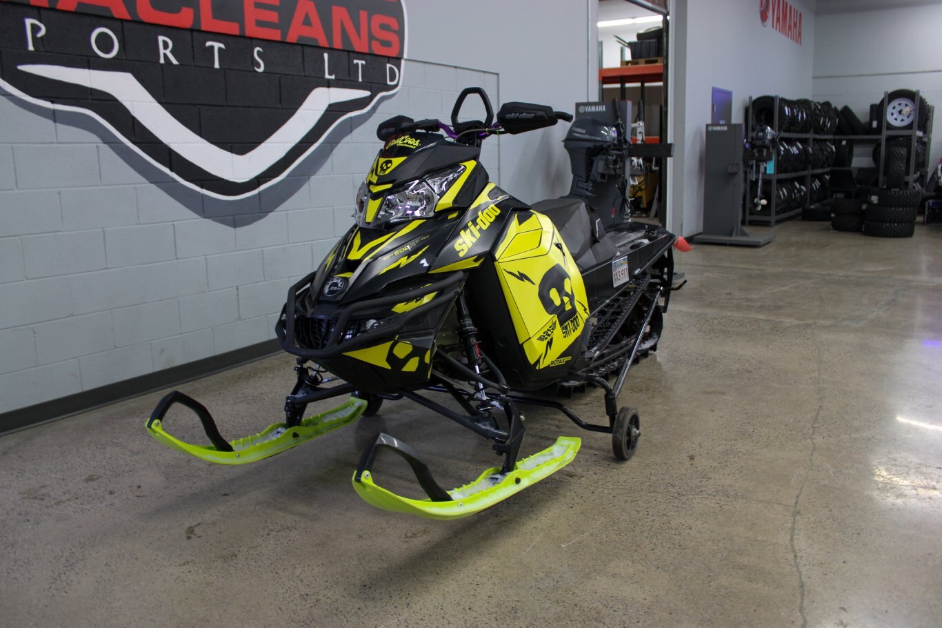 2014 SKIDOO SUMMIT X 146 800 R